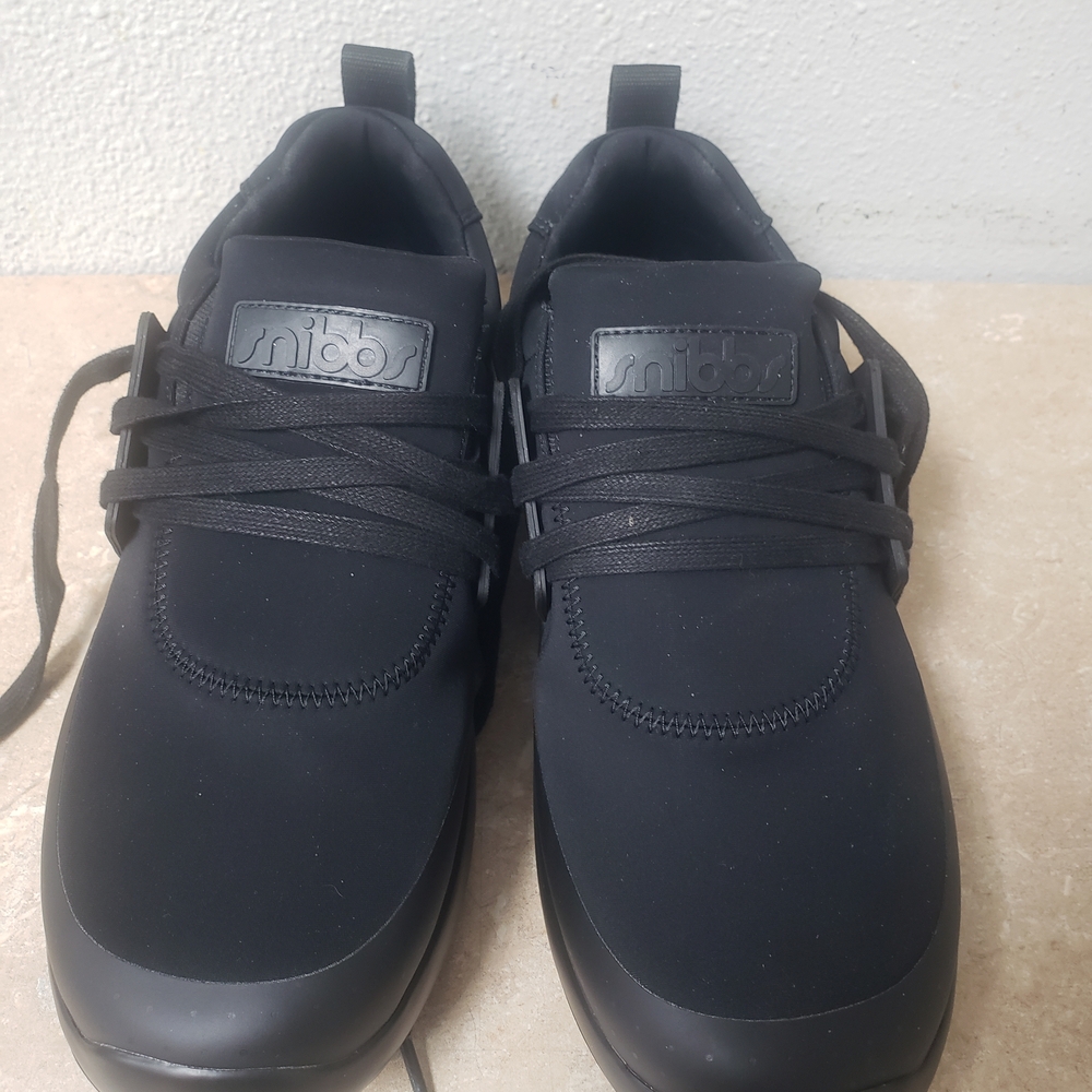 Sleek Black Men's Sneakers